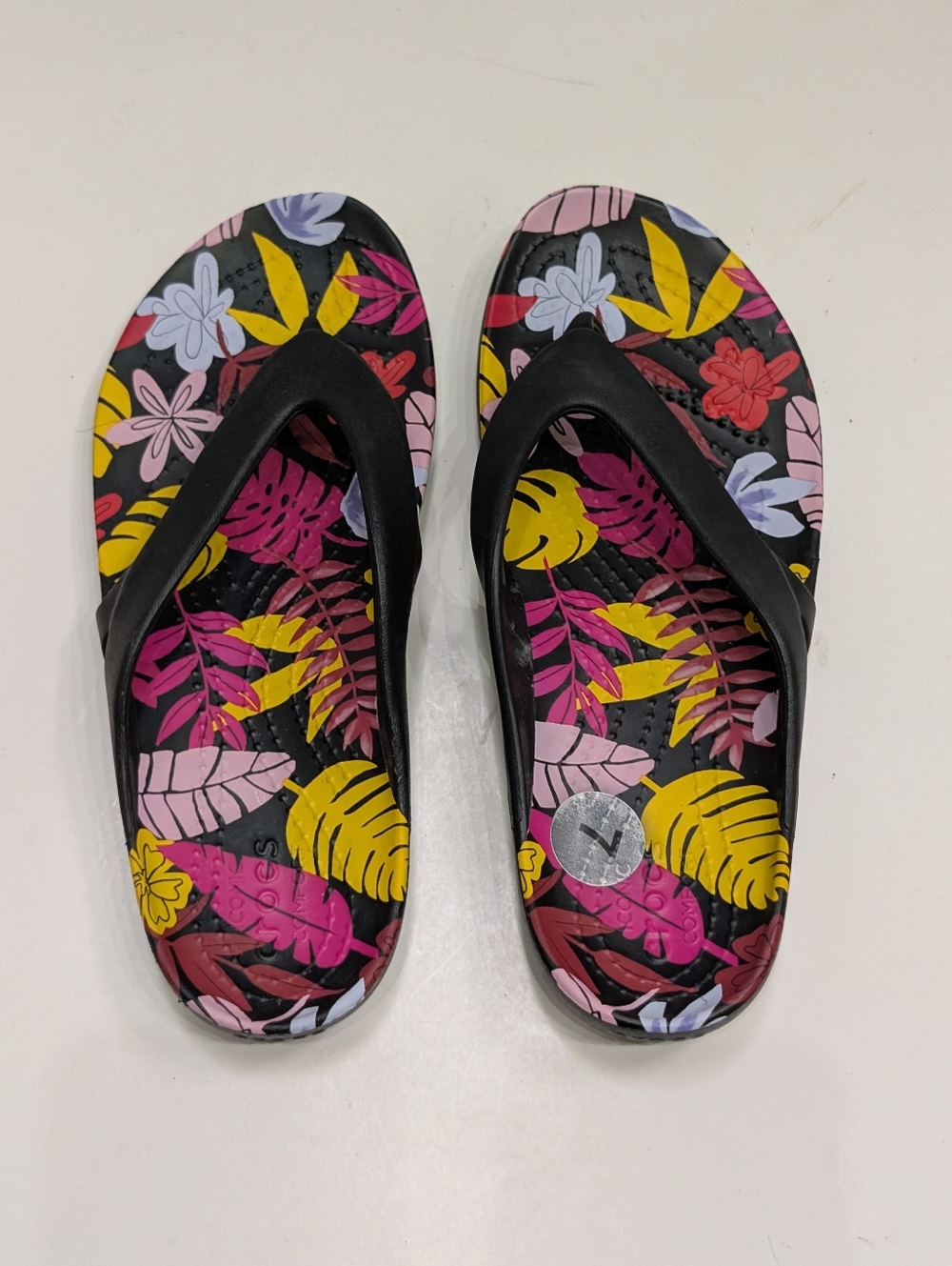 Crocs Women's 7 Kaydee II Tropical Black Floral Flip Flops Sandals Comfort